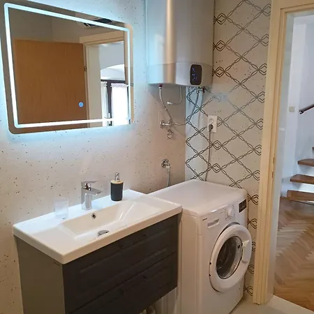 Apartment F&a *