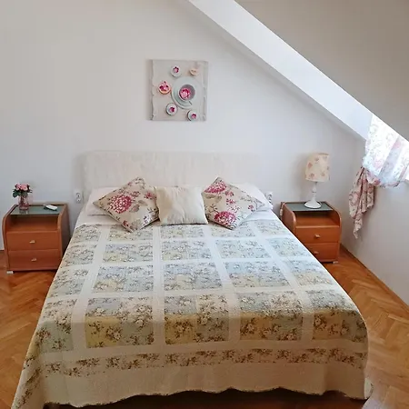 F&a Apartment *