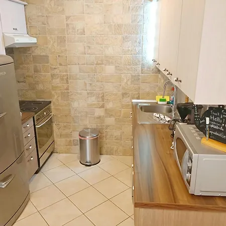 Apartment F&a Split