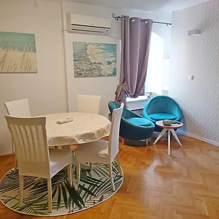 Apartment F&a