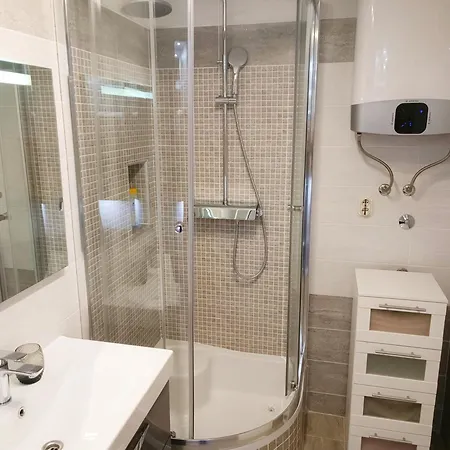 F&a Apartment Split